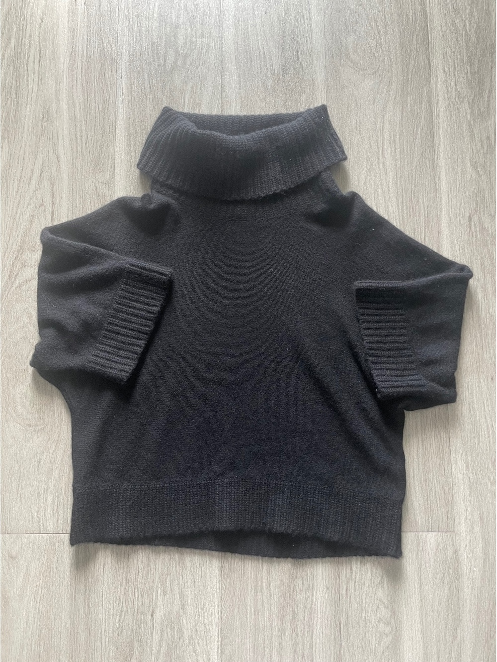 Vintage Lord & Taylor Cashmere turtleneck sweater size small
